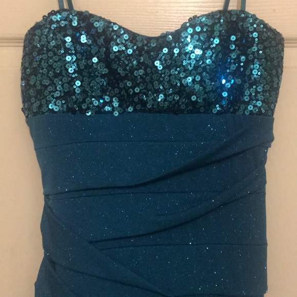 Semi Formal/Cocktail Dress - Picture 2 of 7